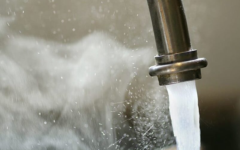 چرا لوله آب هوا می گیرد یا صدا می دهد؟